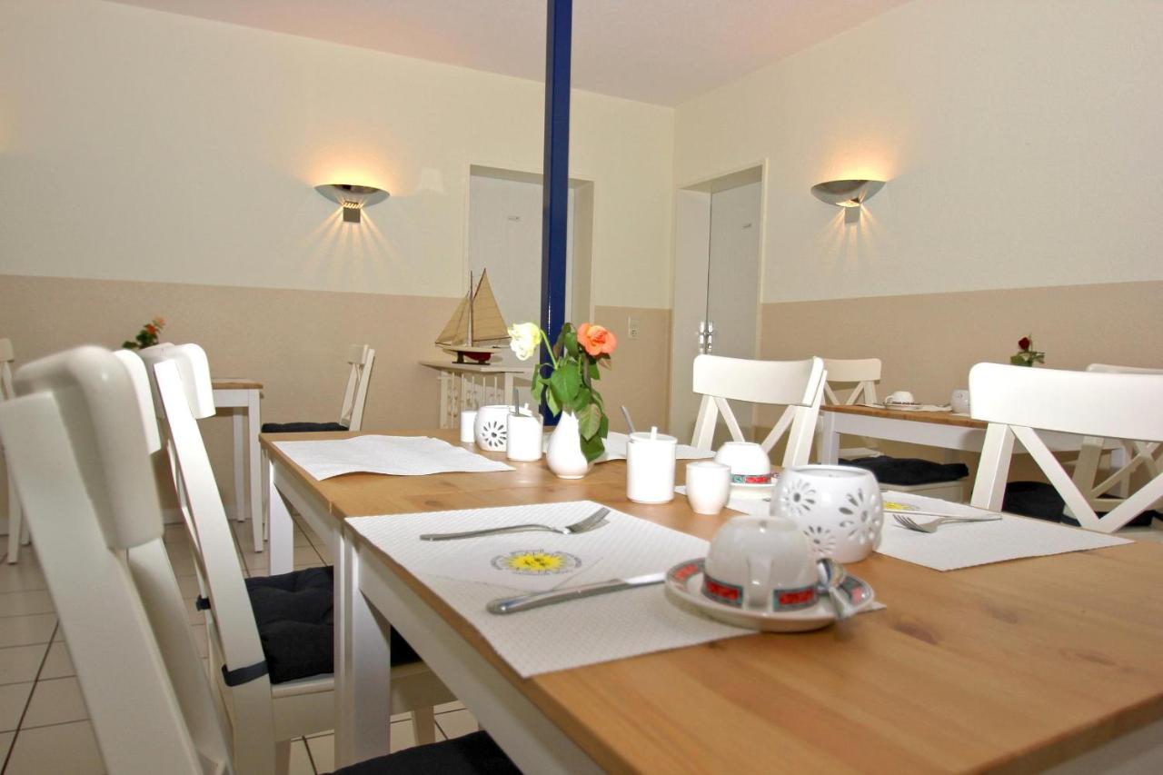 F-1010 Strandhaus Moenchgut B&B Doppelzimmer Nr 35 Lobbe Εξωτερικό φωτογραφία
